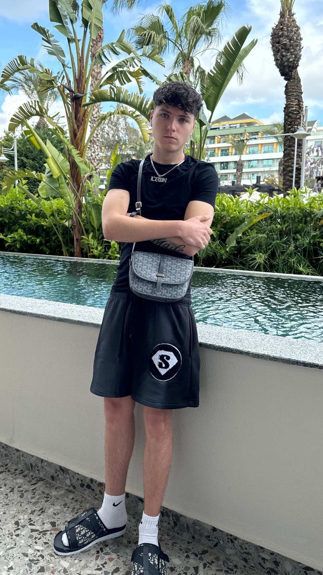 VVSCHAINZ Streetwear Shorts – Black